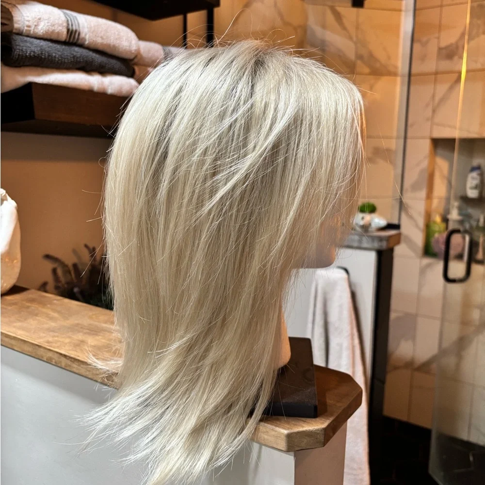 Blonde Women's Wig - Picture 2 of 10